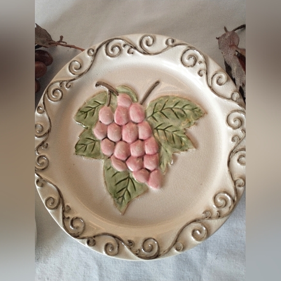 🍇Vintage Grape & Grapevine Pattern Plates - MWW Market - Picture 3 of 9